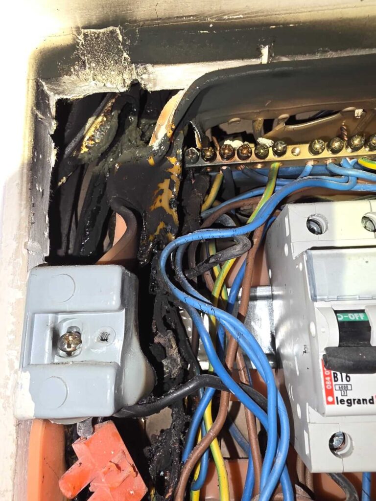 Pożar głównego połączenia neutralnego w instalacji elektrycznej
